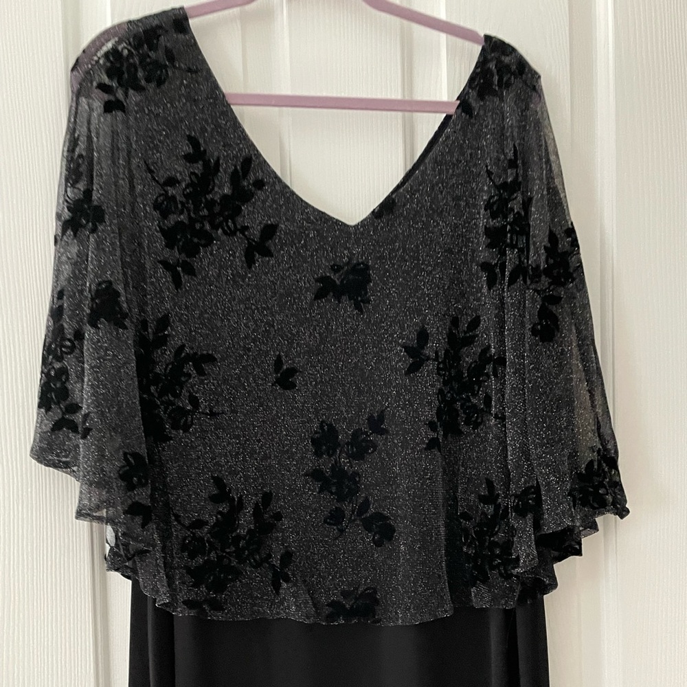 Black V-neck cocktail dress 22W